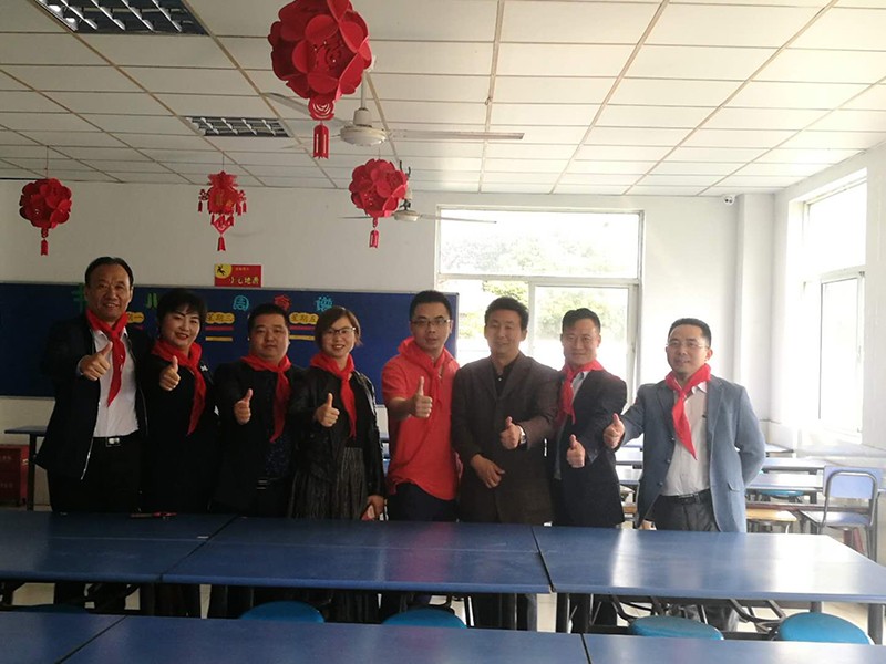 昆山牛商會和衢州商會的企業老總們合影 昆山牛商會和衢州商會的企業老總們合影