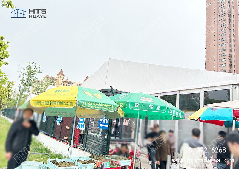 這座接近4000平方米的菜市場篷房，正式投入使用了