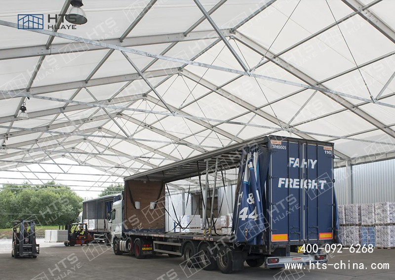 鋁合金結(jié)構(gòu)篷房框架為鋁合金材質(zhì)，抗風(fēng)10級(jí)，覆蓋為B1級(jí)阻燃材料