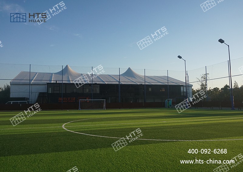 工廠預制化生產的足球場篷房為體育建設提供了一種高效的解決方案